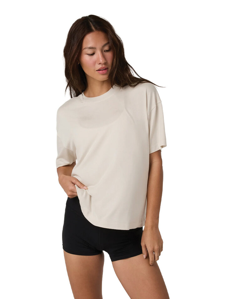 Vuori Vuori Energy Tee Long — Women's Lifestyle Performance Top