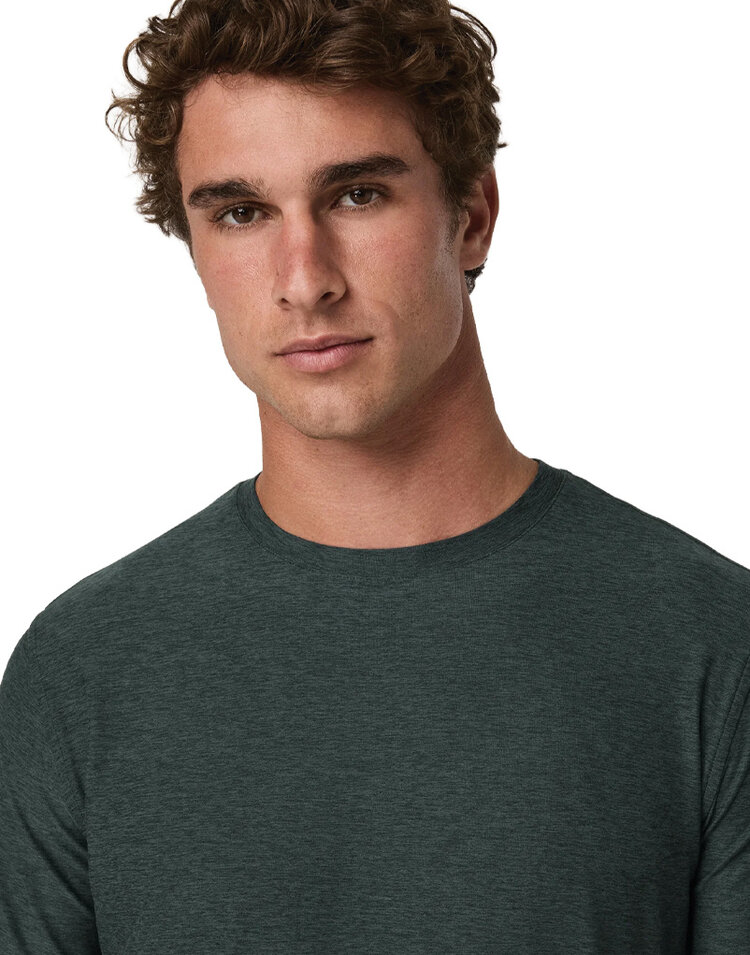 Vuori Vuori Strato Tech Tee — Men's Lifestyle Performance Tee