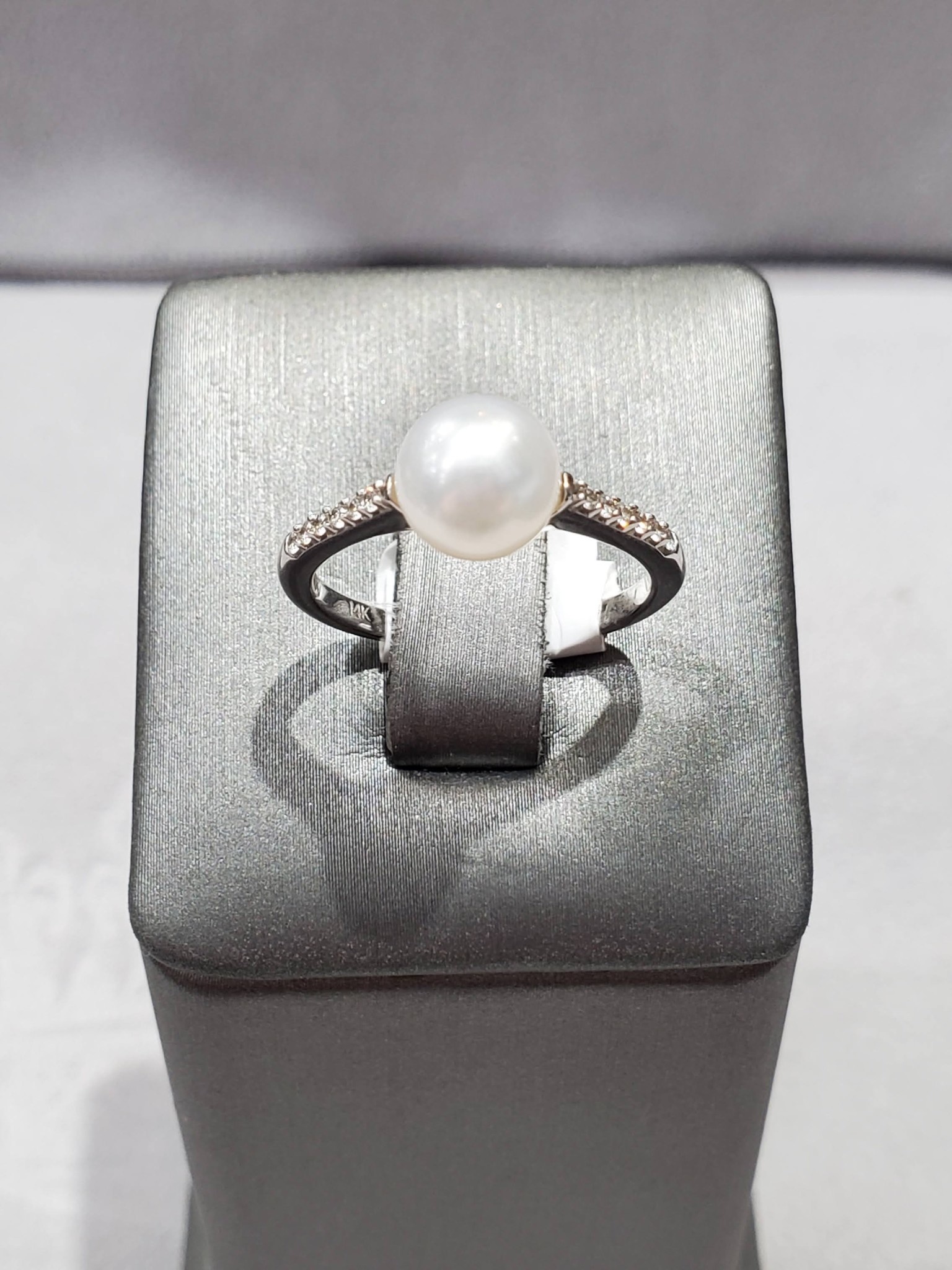 R) 14K .10TDW 8MM CUL PEARL RING - Royale Jewelers