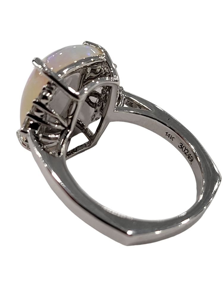 (Y)14K 7.55OP .27DIA WHITE GOLD AAA ETHIOPIAN OPAL , 10 ROUND DIAMONDS