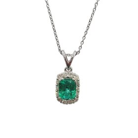 KALLATI M(R) 14K .45CT COLUMBIAN EMERALD .25TDW  DIAMOND HALO GEMSTONE NECKLACE