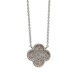 (R) 14K .17CT CLUSTER CLOVER DIAMOND NECKLACE