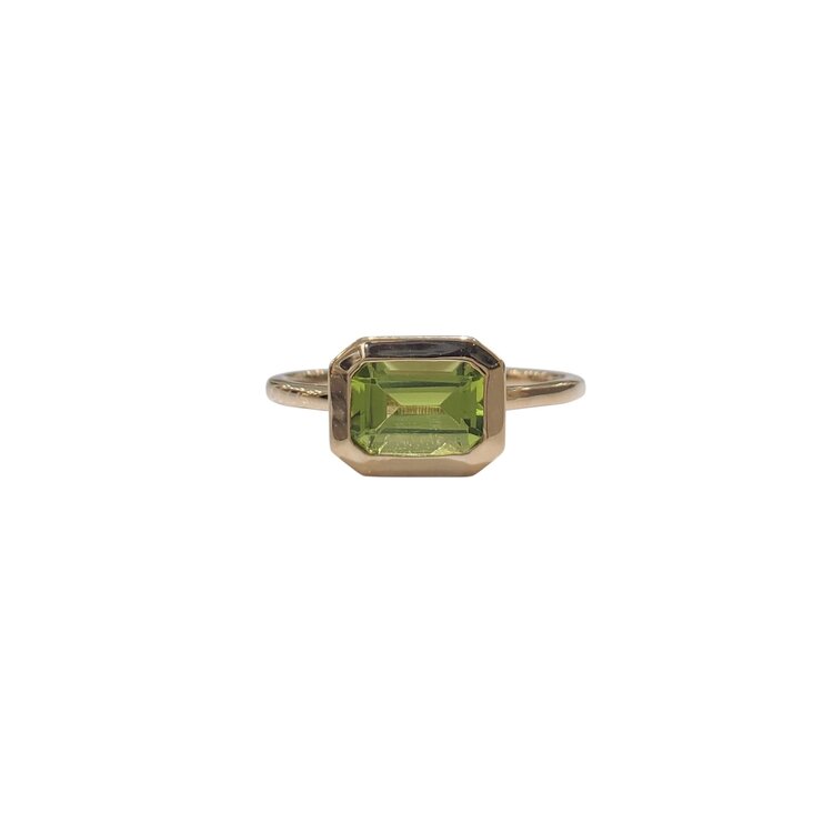 PARAGON COUTURE (R) 14K 1.25CT PERIDOT EMERALD BEZELED RING