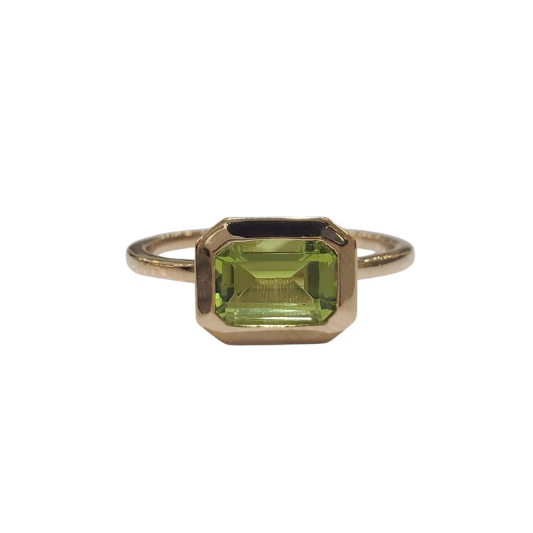 PARAGON COUTURE (R) 14K 1.25CT PERIDOT EMERALD BEZELED RING