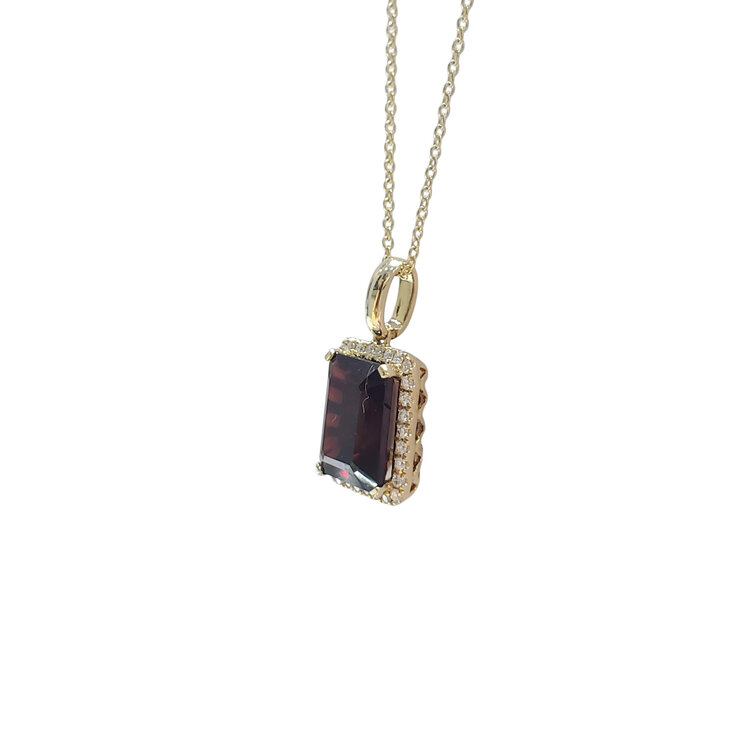 GBC (Y) 14KY 4.41CT GARNET .15TDW HALO PENDENT