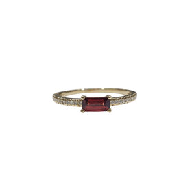 (Y) 14KY .10CT EMERALD CUT GARNET RING