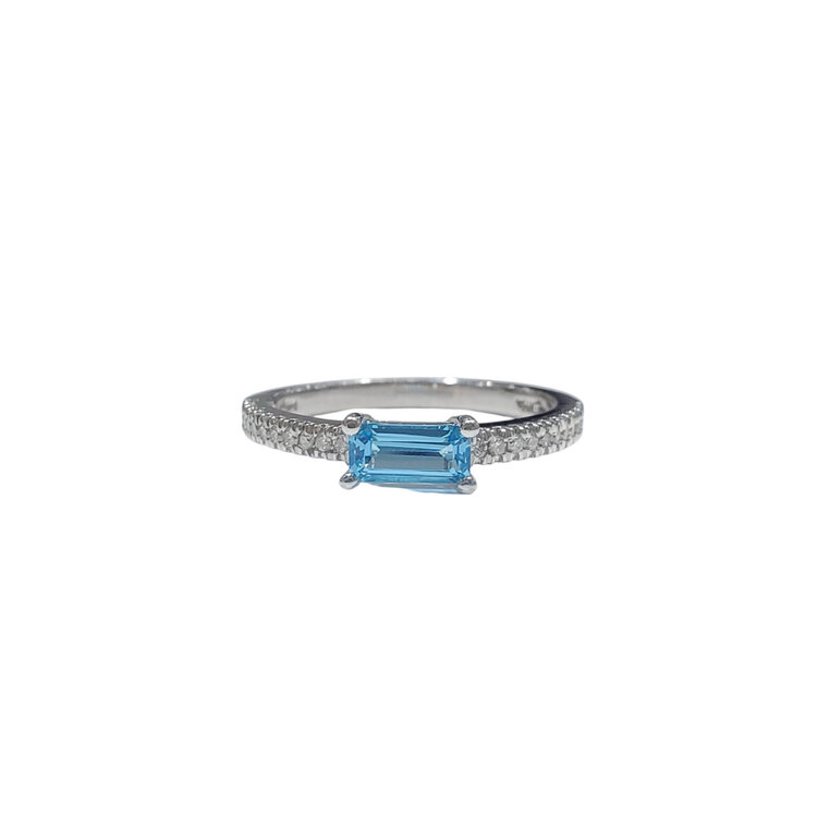 (Y) 14KW .10CT EMERALD CUT BL TOPAZ RING