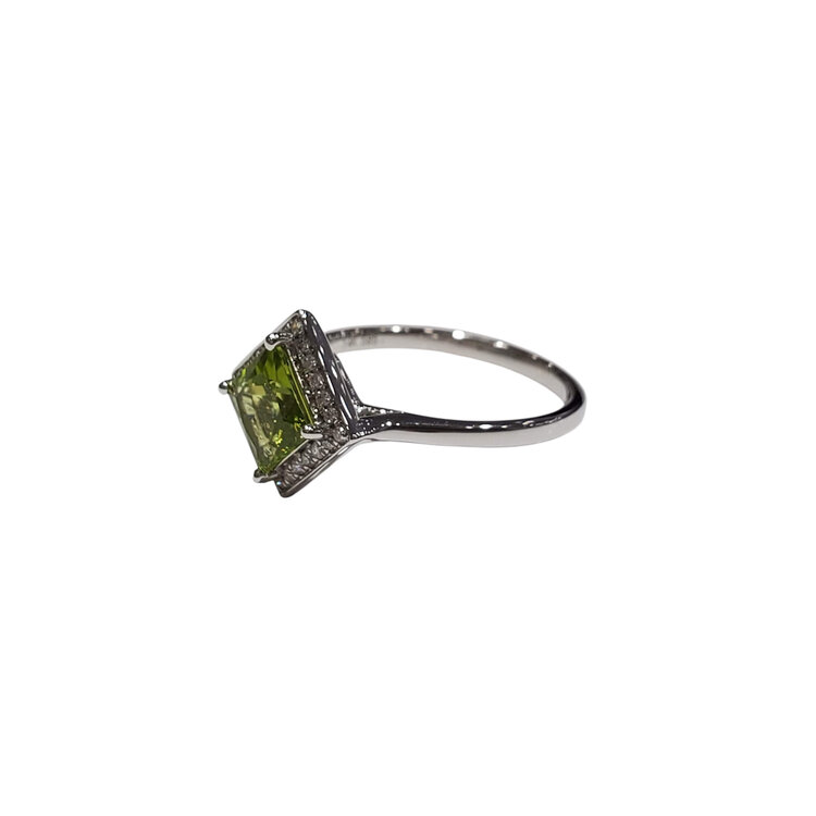 GBC (R) 14K 1.14CT PR PERIDOT .08TDW GENUINE PRINCESS CUT PERIDOT AND DIAMOND HALO RING