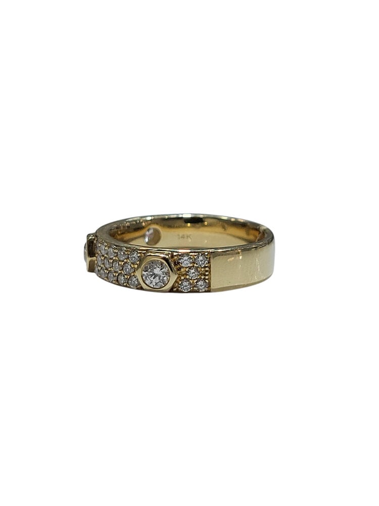 M(Y) 14KY .73CT BEZELED AND PAVE DIAMOND SET FASHION RING