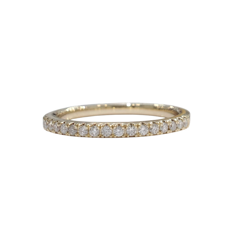 GBC (Z) 14KY .24CT STRAIGHT LINE SEVENTEEN DIAMOND WEDDING BAND