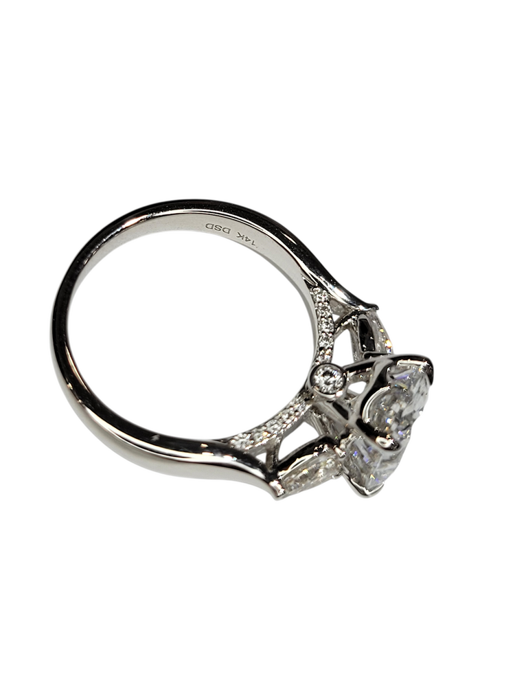 DS DESIGN (Z) 14K 3.07LAB VS1 D .70MT , WHITE GOLD LAB GROWN DIAMOND RING IGI CERTIFIED, #LG666440571, OVAL CENTER AND ROUNDS & PEARS ON THE SEETING