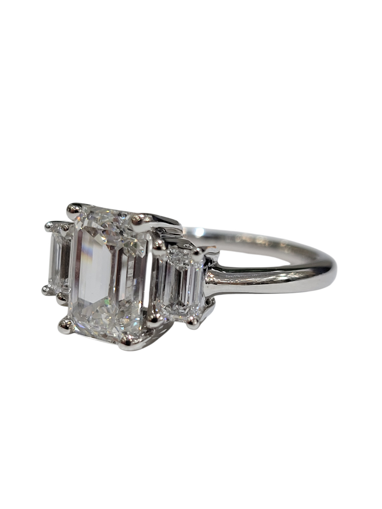 DS DESIGN (Z) 14K 2.59LAB E VS1 .66MT , WHITE GOLD LAB GROWN DIAMOND RING, IGI CERTIFIED #LG680587826, EMERALD CUT SHAPE 3 STONE RING