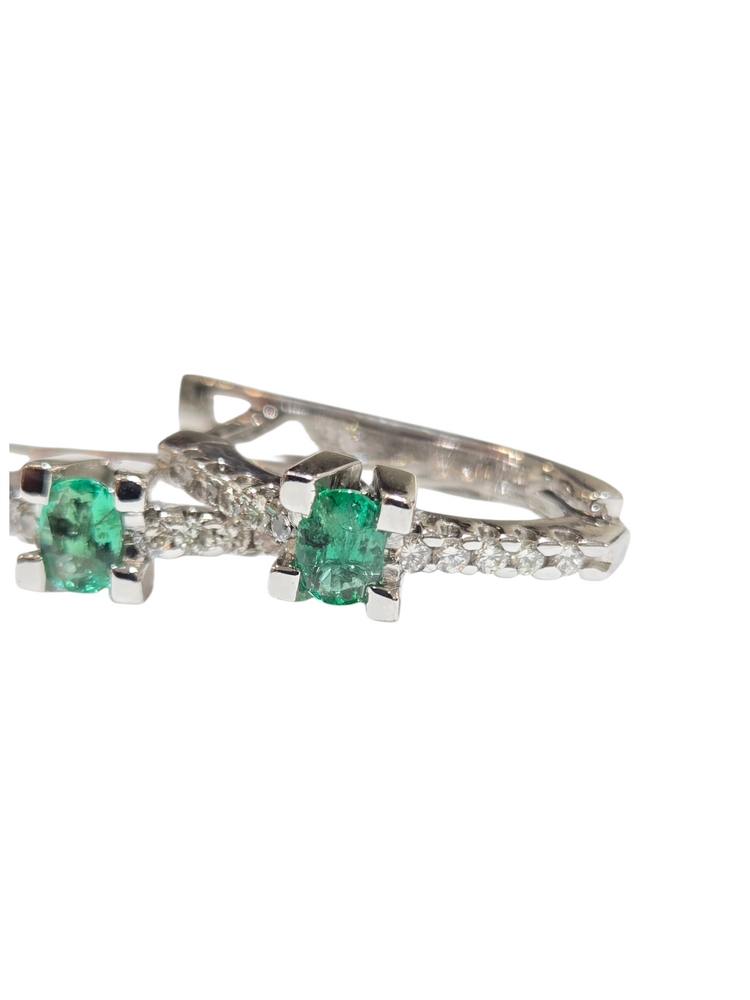 (Y) 18K .24EM .20DIA VS1 E, 18K WHITE GOLD GREEN EMERALD AND DIAMOND HUGGIE HOPE