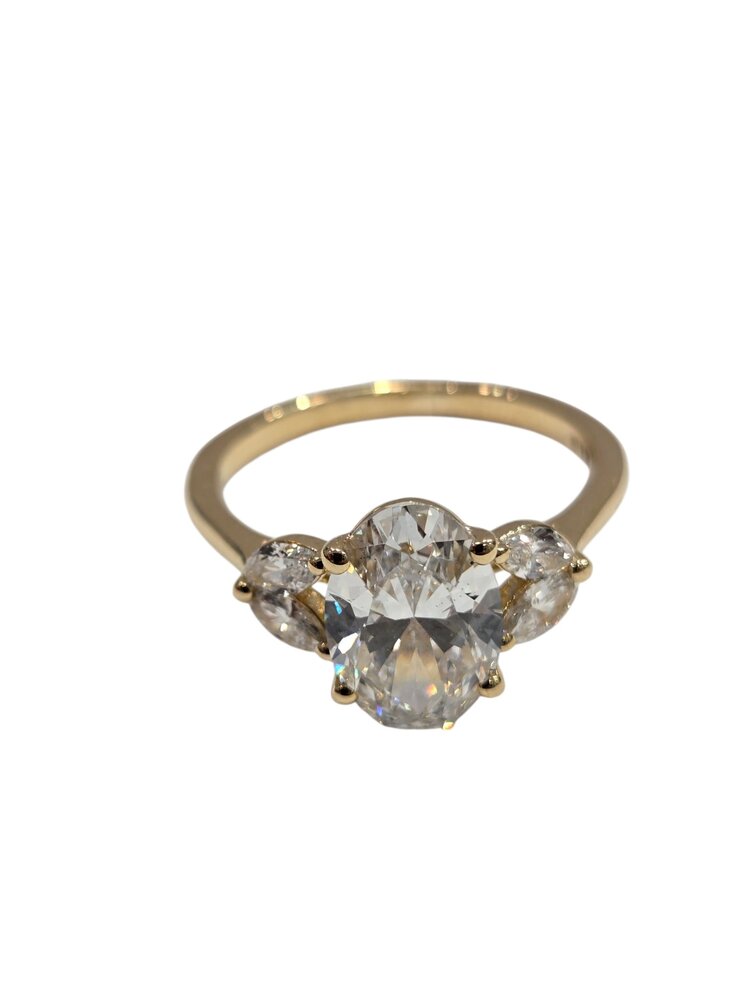 DIAMOND TRADERS INTERNATIONAL (Z) 14K 2CT LAB .30MT , YELLOW GOLD LAB GROWN DIAMOND BRIDAL RING,  2.00 CARAT OVAL CENTER VS1 F , .30 ON THE MOUNTING