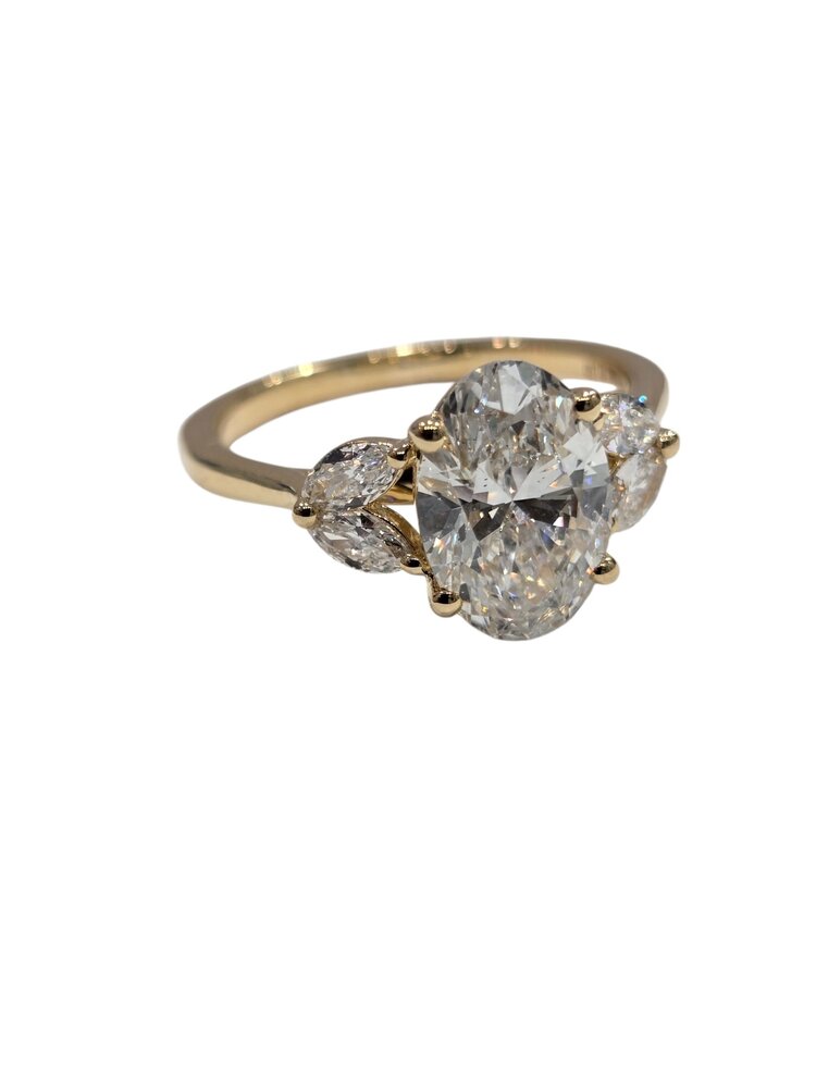 DIAMOND TRADERS INTERNATIONAL (Z) 14K 2CT LAB .30MT , YELLOW GOLD LAB GROWN DIAMOND BRIDAL RING,  2.00 CARAT OVAL CENTER VS1 F , .30 ON THE MOUNTING