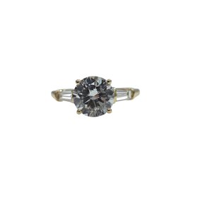 DIAMOND TRADERS INTERNATIONAL (Z) 14K 2CT LAB .50MT , YELLOW GOLD LAB GROWN DIAMOND BRIDAL RING, 2 CARAT ROUND DIAMOND CENTER WITH 2 BAGUETTE DIAMONDS ON THE MOUNTING