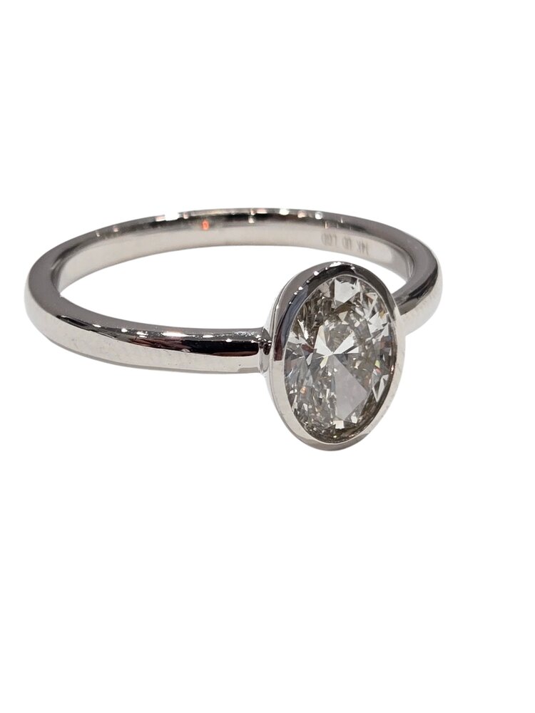 DIAMOND TRADERS INTERNATIONAL (Z) 14K 1CT VS1 E LAB OVAL, WHITE GOLD BEZEL SET LAB GROWN OVAL DIAMOND AT 1 CARAT