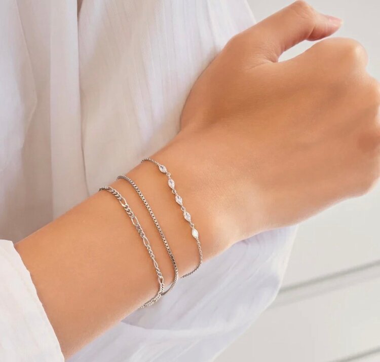 ANIA HAIE Silver Quintet Marquise Bracelet • Material: 925 Sterling Silver with Rhodium Plating with Cubic Zirconia • Bracelet length: 165mm with 20mm extender • Weight: 1.5g