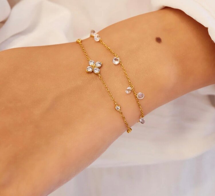 ANIA HAIE Gold Droplet Station Necklace • Material: 925 Sterling Silver with 14kt Gold Plating with Cubic Zirconia • Bracelet length: 165mm with 20mm extender • Weight: 1.3g