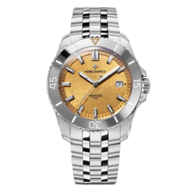 VENEZIANICO Venezianico Nereide Aureo 42 - 4521590S CASE MATERIAL: 316L Stainless Steel DIAL: 24k Gold Treatment, Rippled Finish DIMENSIONS: Ø42mm, lug to lug 49mm MOVEMENT: Swiss Made Cal. Sellita SW200-1 Automatic CRYSTAL: Sapphire with Anti-Reflective Coating