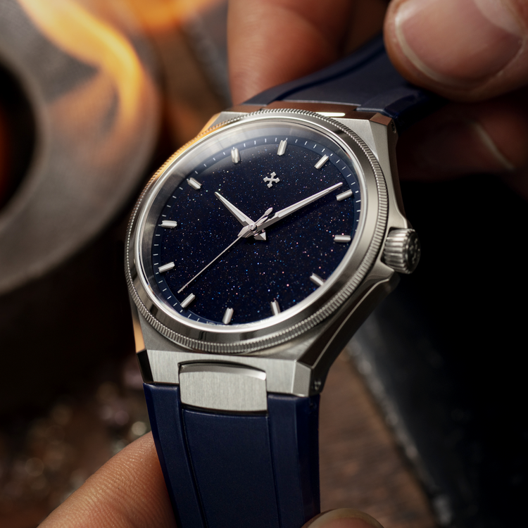 VENEZIANICO Venezianico Arsenale Avventurina - 6221550 , CASE: 316L Stainless Steel, Satin Finish DIMENSIONS: Ø40mm, lug-to-lug 44mm DIAL: Aventurine Glass LUMINESCENT PIGMENT: BGW9 Super-LumiNova®, including crystal MOVEMENT: Cal.Miyota 9039 Automatic CRYSTAL: Sapph