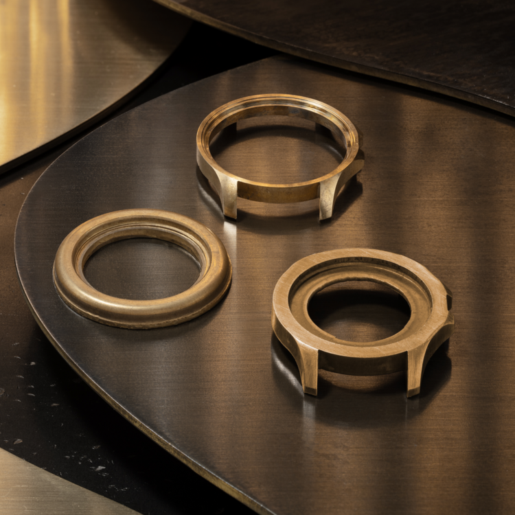 VENEZIANICO Venezianico  Redentore Bronzo - 1221555 , CASE: Bronze QAI9-4 DIAL: Aged, hand-antiqued brass DIMENSIONS: Ø40mm, lug to lug 46.7mm, thickness 10mm MOVEMENT: Miyota 9039 Automatic CRYSTAL: Sapphire