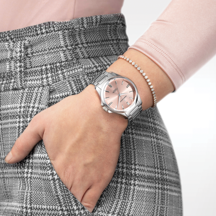 VENEZIANICO Venezianico Redentore 36 - 1121503C CASE MATERIAL: Stainless Steel DIMENSIONS: Ø36mm, lug to lug 42.2mm MOVEMENT: Automatic Cal. NH35A CRYSTAL: Sapphire