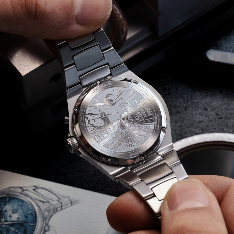 VENEZIANICO Venezianico Arsenale Calendario - 6221580C , CASE: 316L stainless steel, satin finish DIMENSIONS: Ø40mm, lug-to-lug 44.00 mm, 9.6 mm thickness (glass excluding) CRYSTAL: Double domed sapphire crystal, MOVEMENT: Miyota 9100 automatic