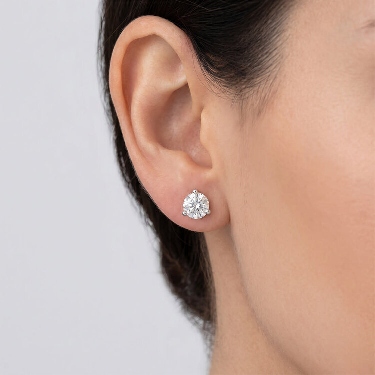 DIAMOND TRADERS INTERNATIONAL (Z) 14K 1CT E VS LAB STUDS, WHITE GOLD MARTINI LAB GROWN DIAMOND STUD EARRINGS, 1.00CT TOTAL WEIGHT ROUND DIAMOND STUDS, CERTIFIED IOGI # LG-MRTRD100-GW3LPB, E-F , VS2-1