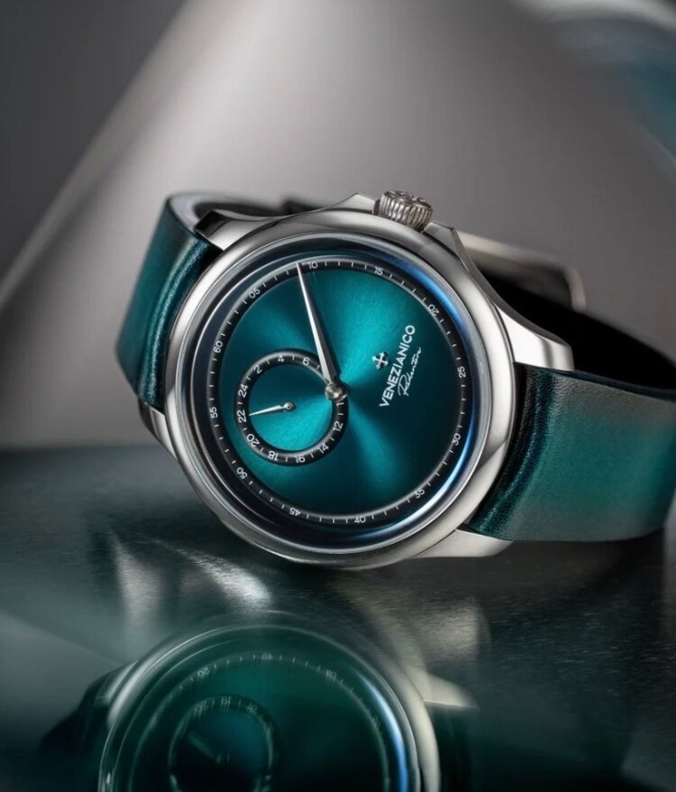 VENEZIANICO Venezianico Redentore Enigma - 1221570 , CASE MATERIAL: 316L Stainless Steel FEATURES: Regulator function DIMENSIONS: Ø40mm, lug to lug 46.7mm, 11.4mm thickness MOVEMENT: Automatic Cal. NH39A CRYSTAL: Sapphire