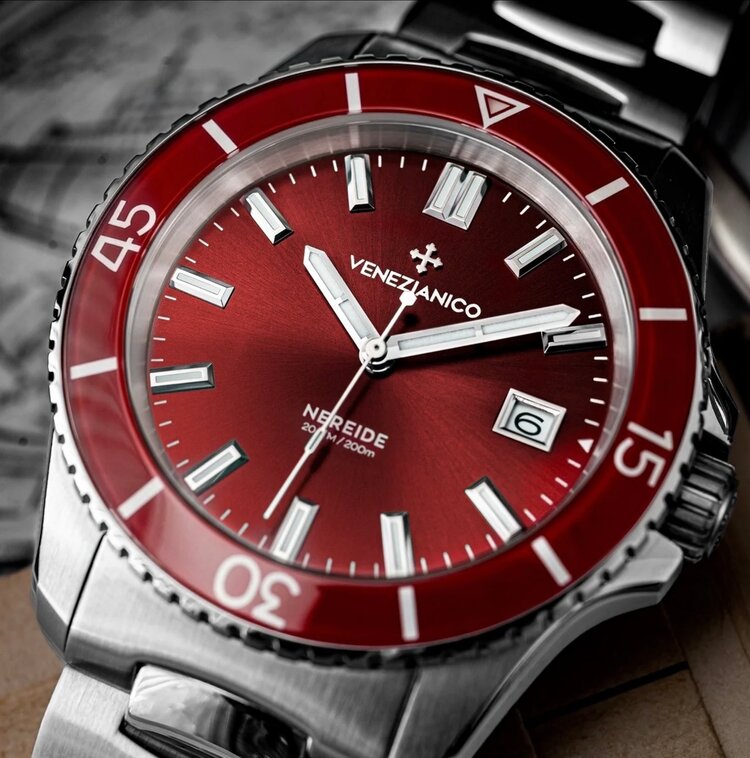 VENEZIANICO Venezianico Nereide 42 - 3321513C CASE MATERIAL: 316L Stainless Steel, DIMENSIONS: Ø42mm, lug 49mm MOVEMENT: CAL NH35A Automatic CRYSTAL: Sapphire with Anti-Reflective Coat