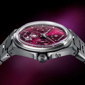 VENEZIANICO Venezianico Arsenale Calendario - 6221581C , CASE: 316L stainless steel, satin finish DIMENSIONS: Ø40mm, lug-to-lug 44.00 mm, 1.4 mm thickness CRYSTAL: sapphire crystal, MOVEMENT: Miyota 9100 automatic