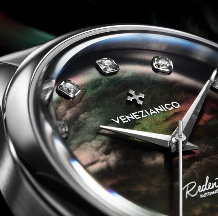 VENEZIANICO Venezianico Redentore 36 Diamond - 1121521C CASE MATERIAL: Stainless Steel DIMENSIONS: Ø36mm, lug to lug 42.2mm DIAL: Mother of Pearl, 12 Diamonds, MOVEMENT: Automatic Cal. NH35A CRYSTAL: Sapphire