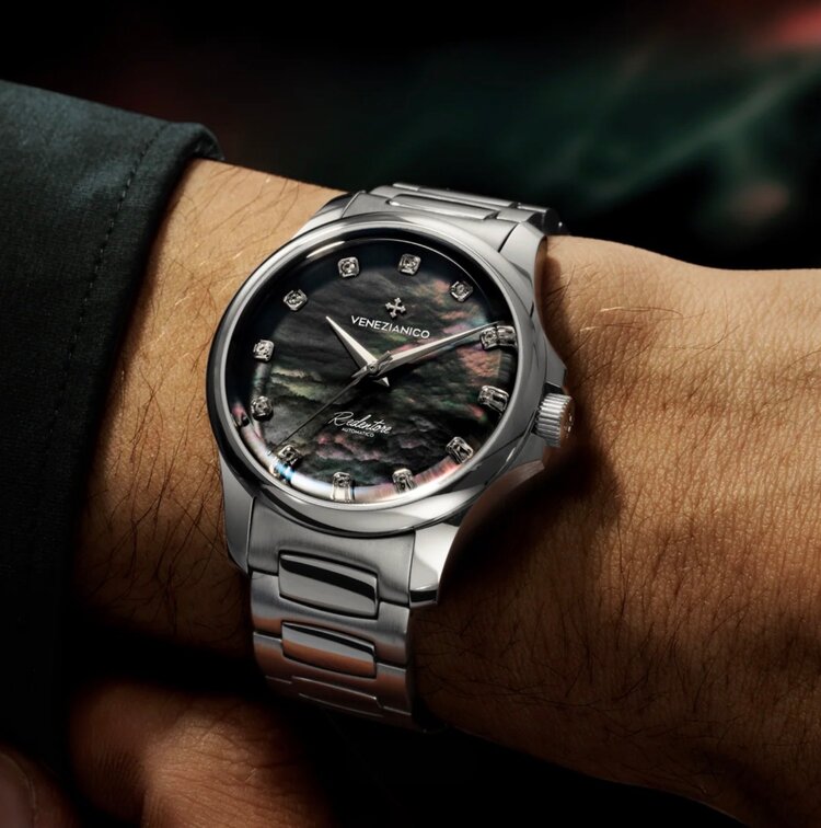 VENEZIANICO Venezianico Redentore 36 Diamond - 1121521C CASE MATERIAL: Stainless Steel DIMENSIONS: Ø36mm, lug to lug 42.2mm DIAL: Mother of Pearl, 12 Diamonds, MOVEMENT: Automatic Cal. NH35A CRYSTAL: Sapphire