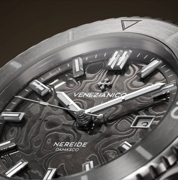 VENEZIANICO Venezianico Nereide Damasco 4521565, Case Material: 316L Stainless Steel, Dial: Damascus Steel, DIMENSIONS: Ø42mm, lug 49mm MOVEMENT: Sellita SW-200 Swiss Made CRYSTAL: Sapphire with Anti-Reflective Coat
