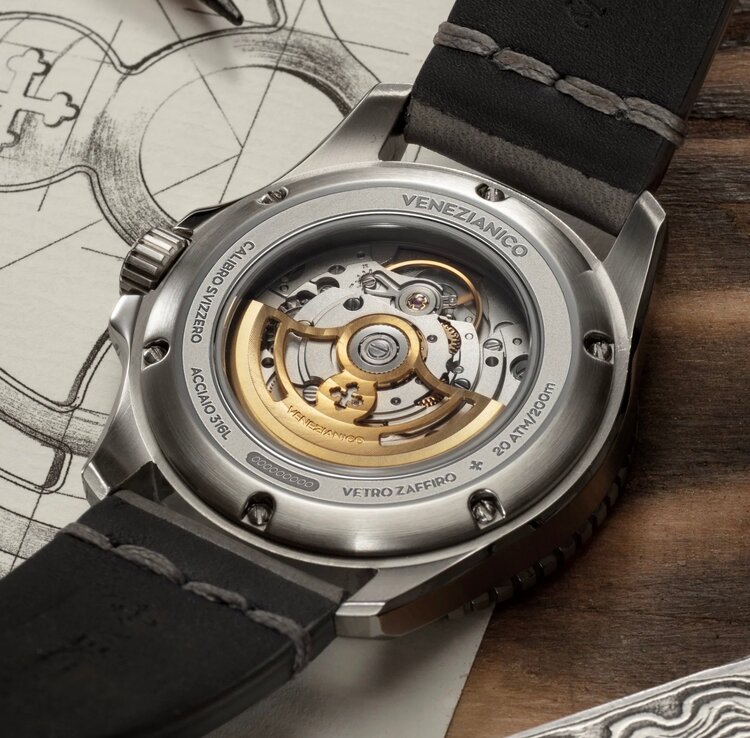 VENEZIANICO Venezianico Nereide Damasco 4521565, Case Material: 316L Stainless Steel, Dial: Damascus Steel, DIMENSIONS: Ø42mm, lug 49mm MOVEMENT: Sellita SW-200 Swiss Made CRYSTAL: Sapphire with Anti-Reflective Coat