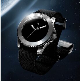 VENEZIANICO Venezianico Nereide Ultrablack - 3921510 CASE MATERIAL: 316L Stainless Steel DIMENSIONS: Ø42mm, lug-to-lug 49mm, DIAL: Musou Black™, 99.4% light absorbent MOVEMENT: Cal 9H35A Automatic CRYSTAL: Sapphire