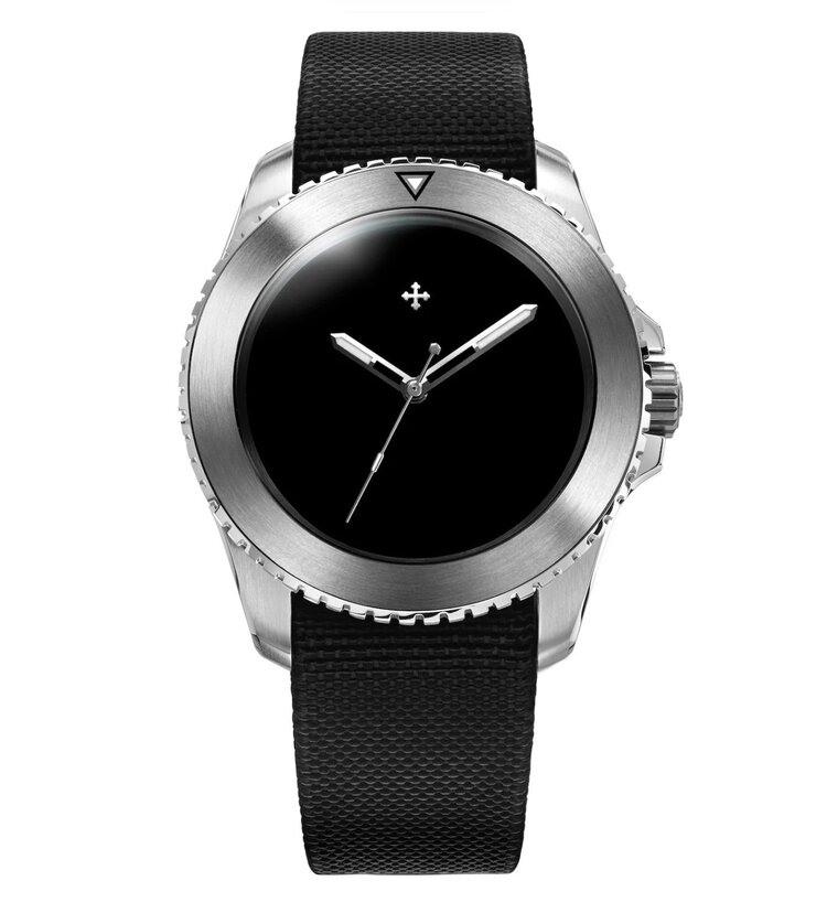 VENEZIANICO Venezianico Nereide Ultrablack - 3921510 CASE MATERIAL: 316L Stainless Steel DIMENSIONS: Ø42mm, lug-to-lug 49mm, DIAL: Musou Black™, 99.4% light absorbent MOVEMENT: Cal 9H35A Automatic CRYSTAL: Sapphire