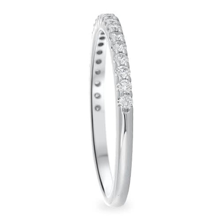 PRIMA NEW YORK (X) 14k .27CT VS1 E BAND, WHITE GOLD SHARED PRONG BAND WITH 20 ROUND NATURAL DIAMONDS