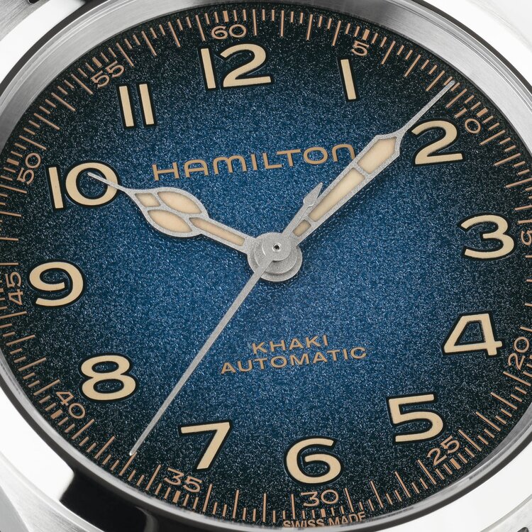 Hamilton HAMILTON KHAKI FIELD MURPH 38MM / Reference H70405140 / Caliber ETA 6498-1 / Collection Khaki Field Murph /Movement Automatic/Case size 38MM/Thickness 11.1MM/Dial Color Black/Material Stainless Steel/Crystal Sapphire/80 hr pwr