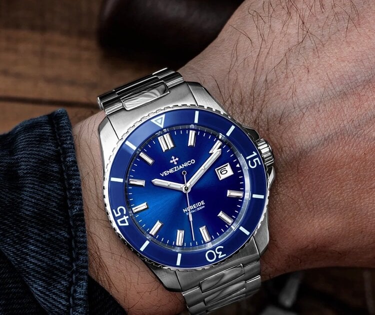 VENEZIANICO Venezianico Nereide 42 - 3321512C CASE MATERIAL: 316L Stainless Steel DIMENSIONS: Ø42mm, lug to lug 49mm  MOVEMENT: Automatic Cal. NH35A CRYSTAL: Sapphire