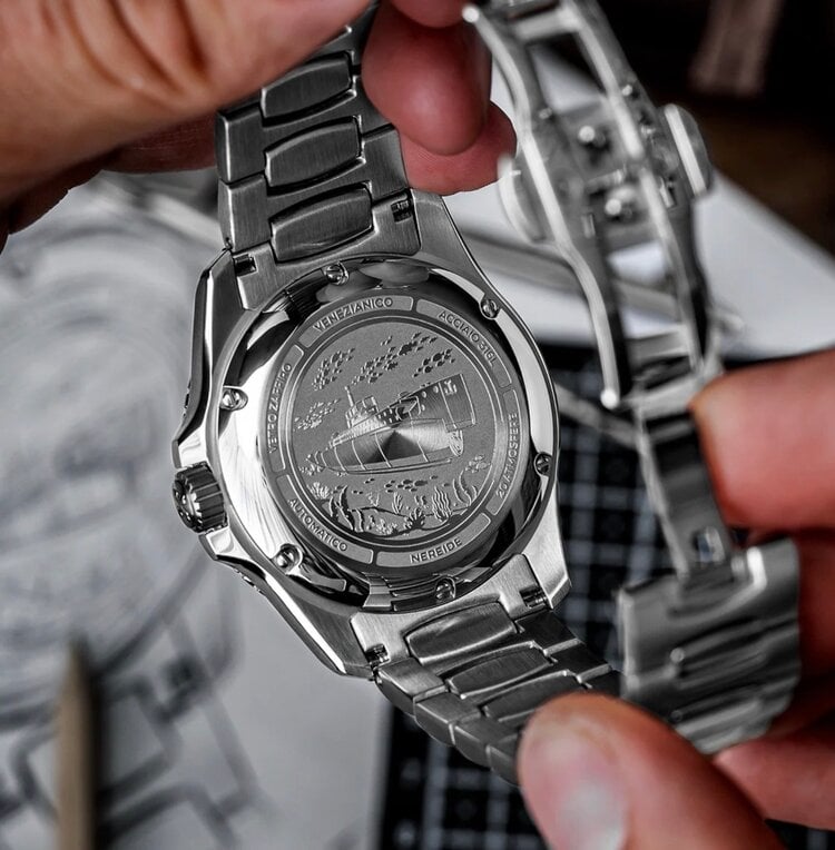 VENEZIANICO Venezianico Nereide 42 - 3321512C CASE MATERIAL: 316L Stainless Steel DIMENSIONS: Ø42mm, lug to lug 49mm  MOVEMENT: Automatic Cal. NH35A CRYSTAL: Sapphire