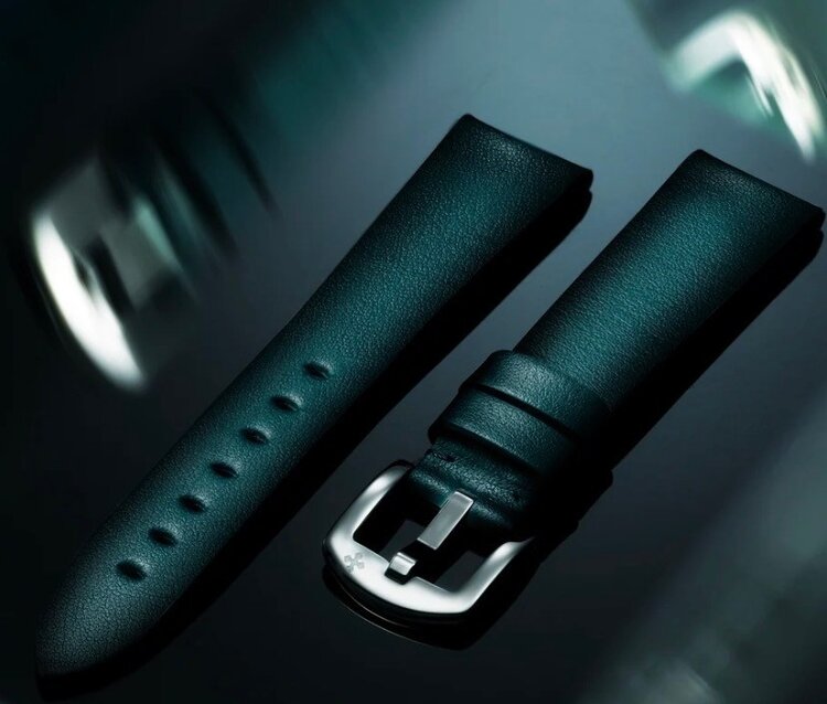 VENEZIANICO Redentore Enigma CASE MATERIAL: 316L Stainless Steel FEATURES: Regulator function DIMENSIONS: Ø40mm, lug to lug 46.7mm, thickness 11.4mm MOVEMENT: Automatic Cal. NH39A CRYSTAL: Sapphire crystal with anti-reflective coating BEZEL: 316L Stainless Steel