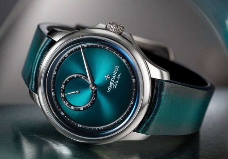 VENEZIANICO Redentore Enigma CASE MATERIAL: 316L Stainless Steel FEATURES: Regulator function DIMENSIONS: Ø40mm, lug to lug 46.7mm, thickness 11.4mm MOVEMENT: Automatic Cal. NH39A CRYSTAL: Sapphire crystal with anti-reflective coating BEZEL: 316L Stainless Steel