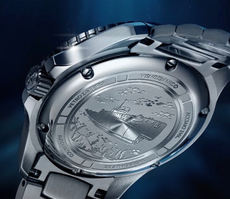 VENEZIANICO Nereide Tungsteno 42 CASE MATERIAL: 316L Stainless Steel DIAL: Mother of pearl DIMENSIONS: Ø42mm, lug to lug 49mm THICKNESS: 11.8mm MOVEMENT: Automatic Cal. Miyota 9039 CRYSTAL: Sapphire Glass with anti-reflective coating LUMINOUS MATERIAL: BGW9 Super-Lum