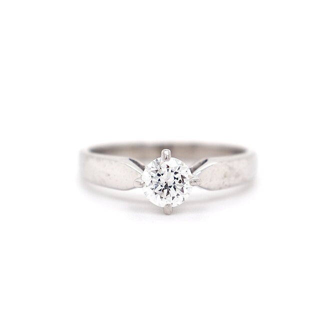 Round Brilliant Cut Solitaire Engagement Ring