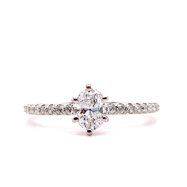 Oval Cut Diamond Engagement Ring