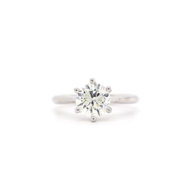 Round Brilliant Cut Solitaire Engagement Ring