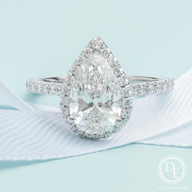 Pear-Shaped Lab Grown Diamond Engagement Ring