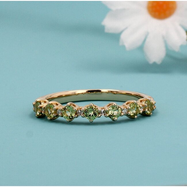 Peridot & Round Brilliant Cut Diamond Band in 10K Yellow Gold